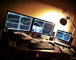 forex-trader-trading-desk-1